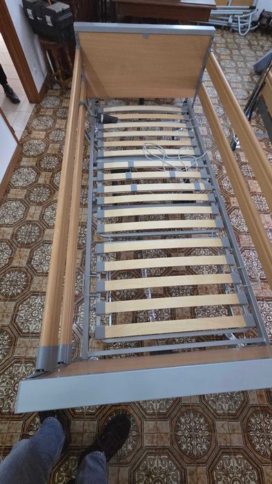 Cama eletrica com elevador