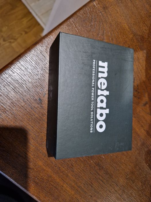 Latarka czołowa metabo