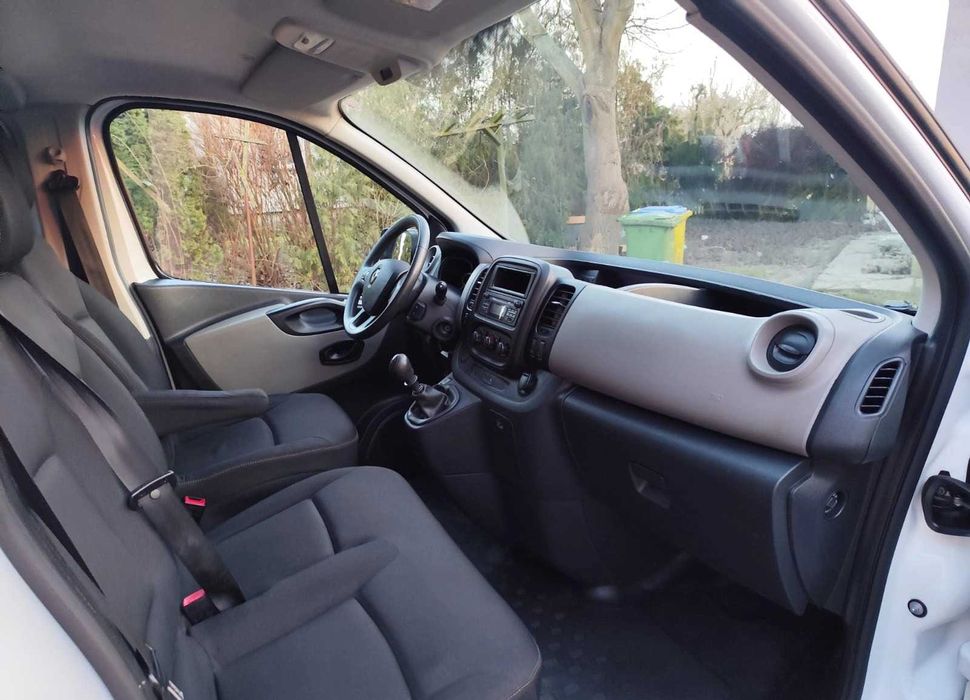 У продажі авто з ЄС Renault Trafic L2H1 2,9t Pack Clim 2016 року.
