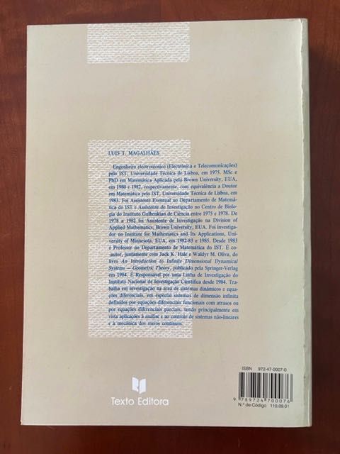 Álgebra Linear - Livros universitários de matemática