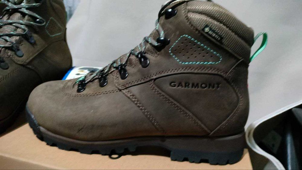 Ботинки треккинговые женские Garmont Gore Tex Lowa