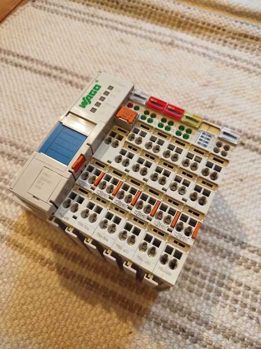 Sterownik WAGO, moduł CAN, moduły I/O, moduł zasilania.