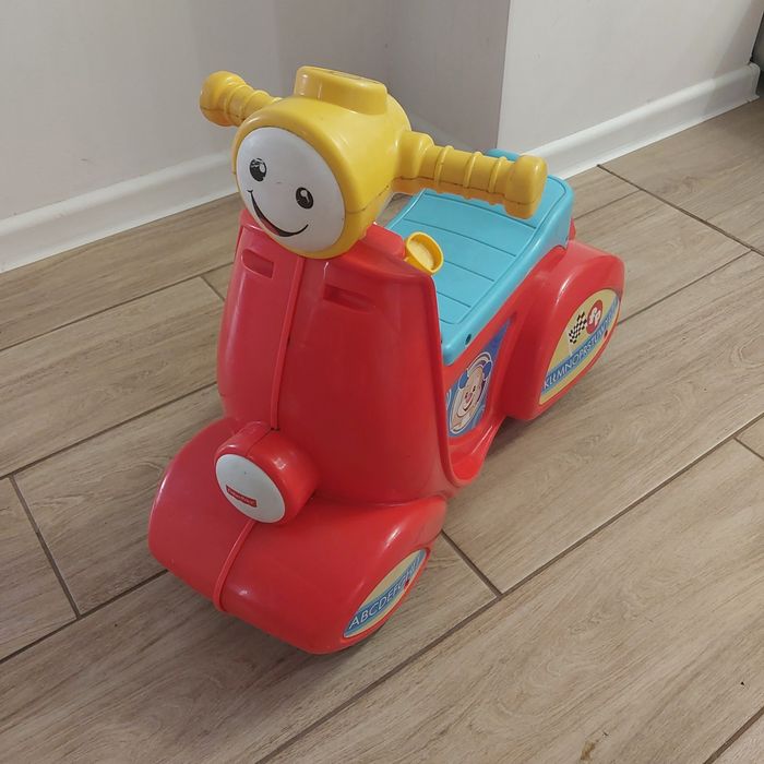 Jeździk fisher price skuter