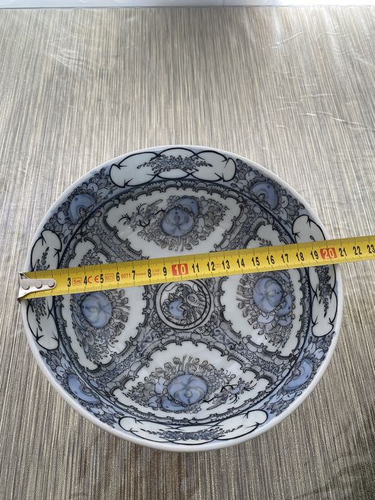 Tigela de porcelana azul antigo