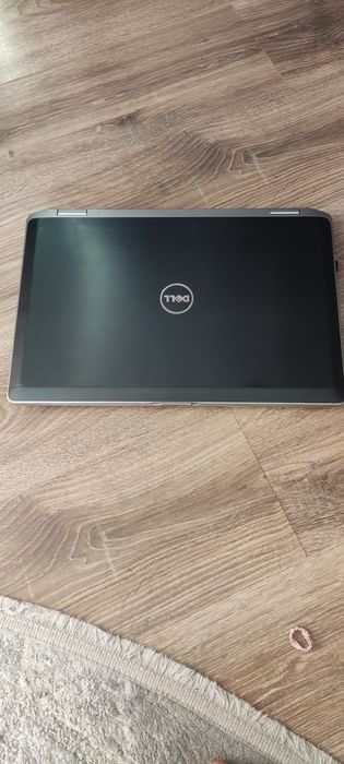 DELL Latitude E6520...