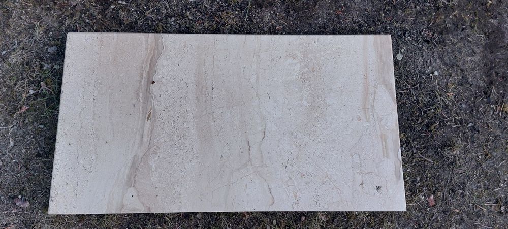 Marmurowa piaskowa płytka ciężka 65 x 35 x 3