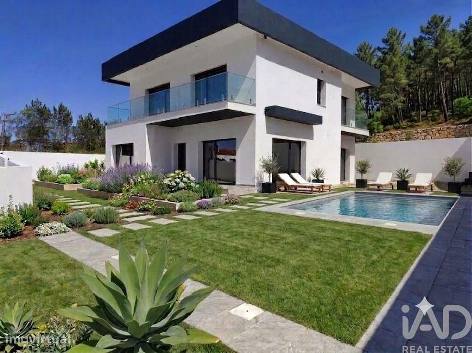 Casa / Villa T3 em Chão de Couce de 270,00 m2