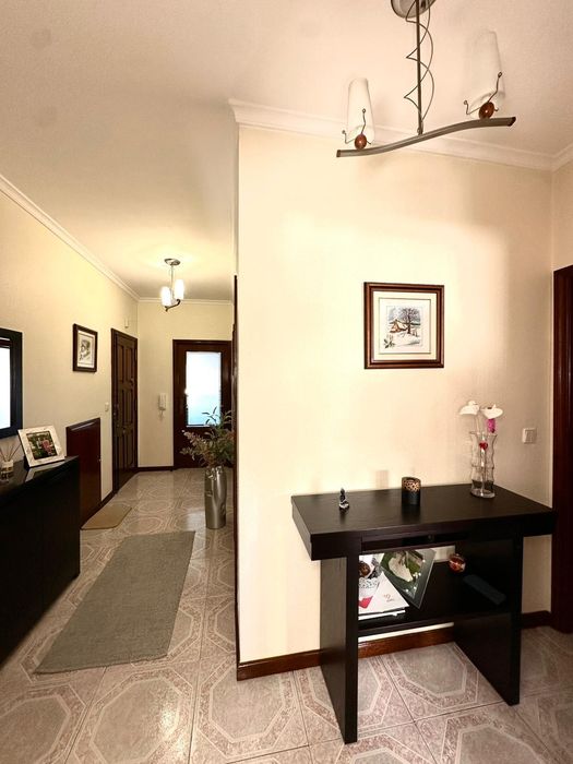 Mobília de sala e sala de jantar