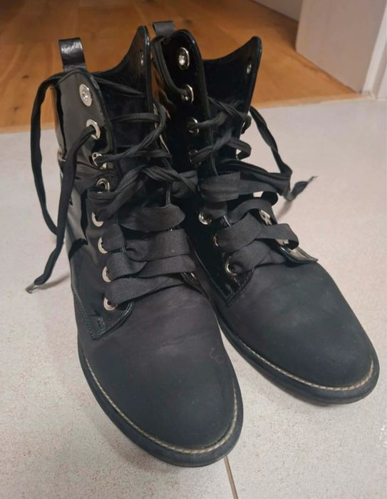 Skórzane buty marki Kazar