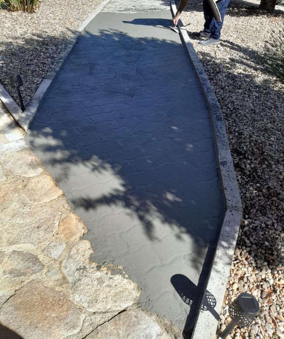 Canalizador, pedreiro, pintor,jardins, piscinas,relva sintética e natural, decks ,remodelação