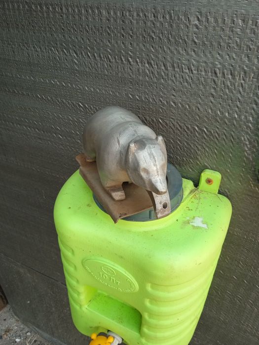 Медведь на капот