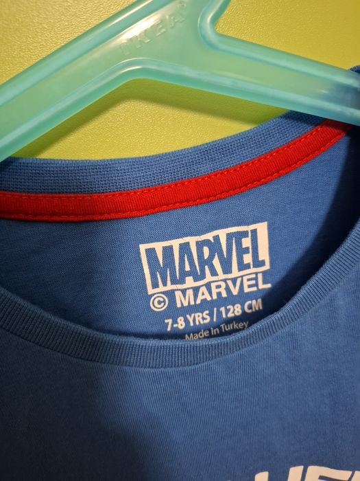 Bluzeczka z obracanymi cekinami marvel  128 cm