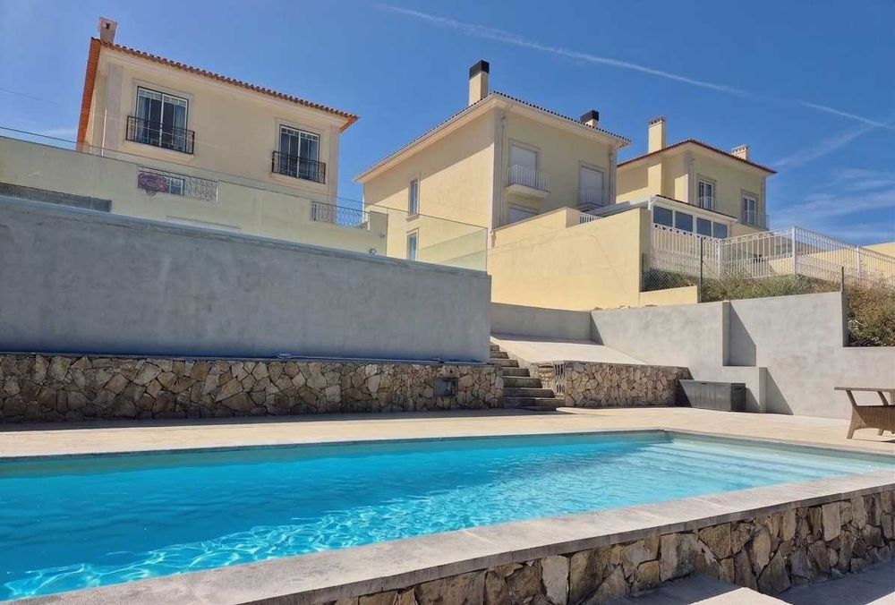 Moradia Isolada T4 com Vista Mar, Piscina e 2.000m² de Terreno