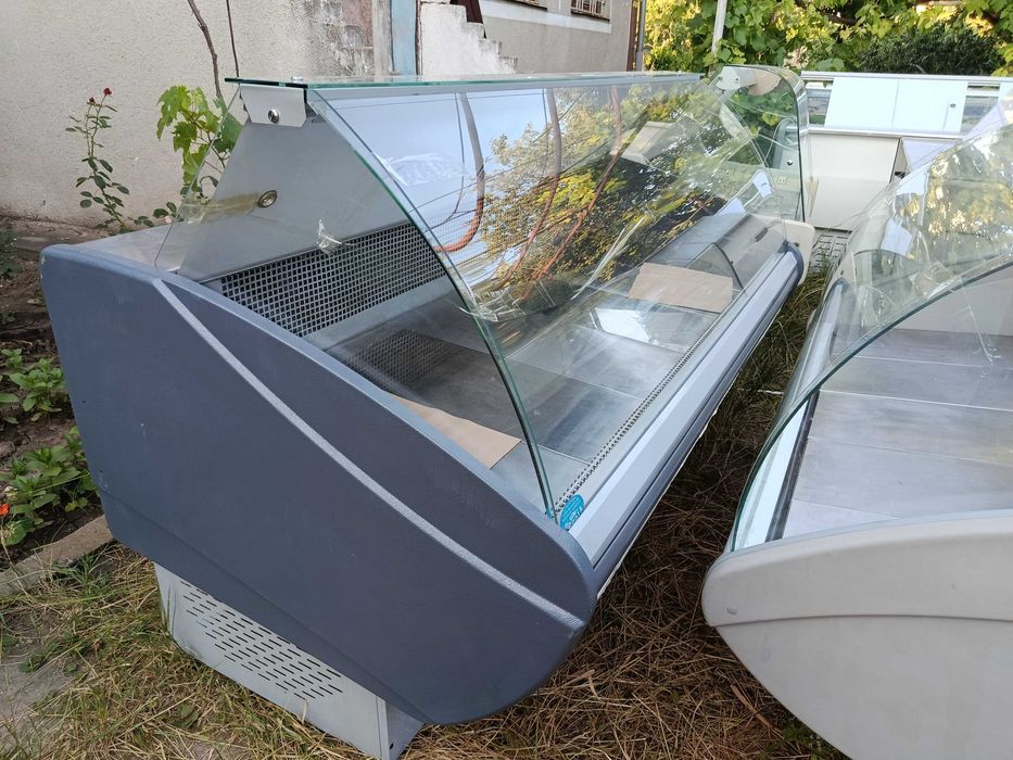 продам холодильные витрины