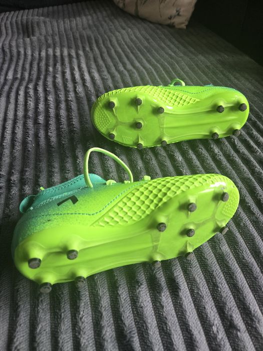 korki piłkarskie chłopięce Adidas rozm. 30