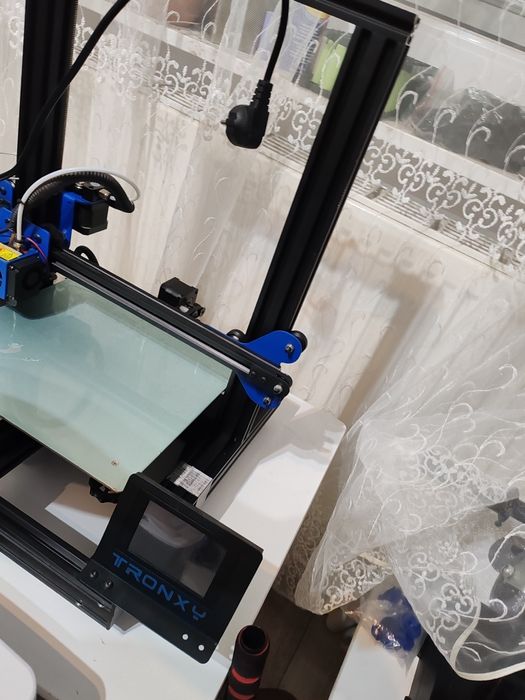 Продам 3д принтер Tronxy XY-2pro