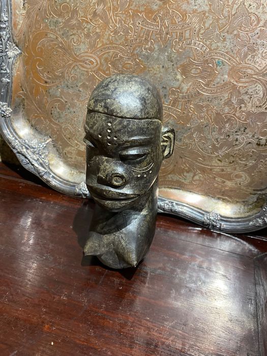 Escultura Maternidade Tribal Maconde Moçambique centenária 17,5 cm