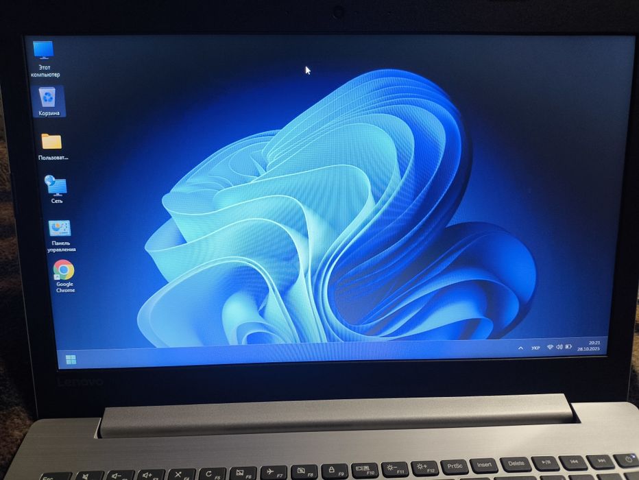 Ноутбук Lenovo В новому стані