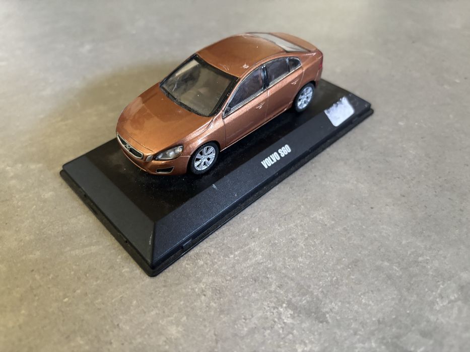 Model Motorart skala 1/43 Volvo S60 niekompletny