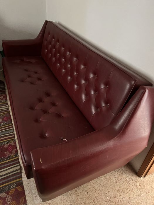 Sofa-cama pele cor vinho