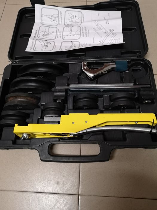 Alicate manual de curvar cobre