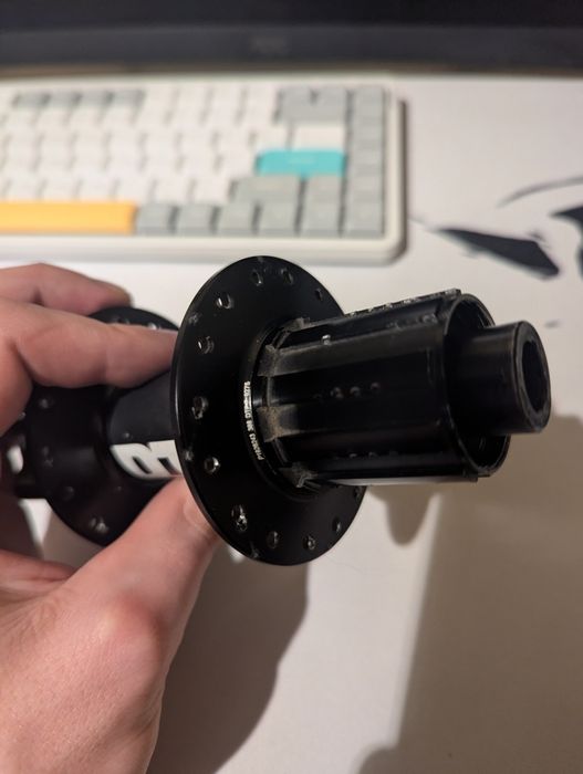 Втулка dt swiss 350 157-150x12 32h 18t