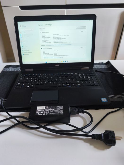 Dell Latitude E5570 | i5 • 8GB • 256GB SSD•Windows 11, Gotowy do pracy