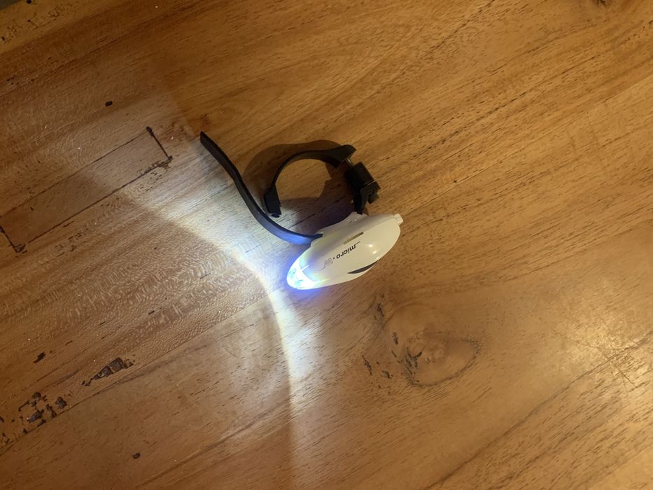Luz branca  led , luz vermelha