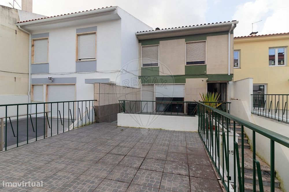 Moradia T4 para venda