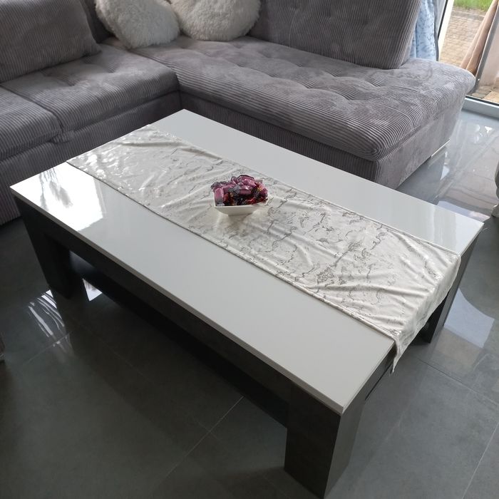 Stolik kawowy do salonu