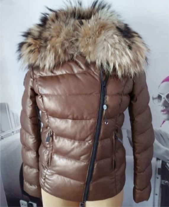 Bomberka  Ochnik skora naturalna jenot naturalny Poszukiwana .