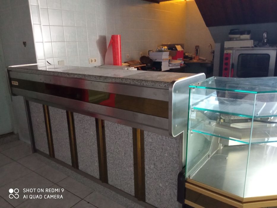 Vitrine frio + balcão  pastelaria / café