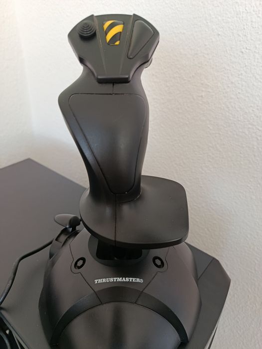 joystick de voo (flight stick) Thrustmaster