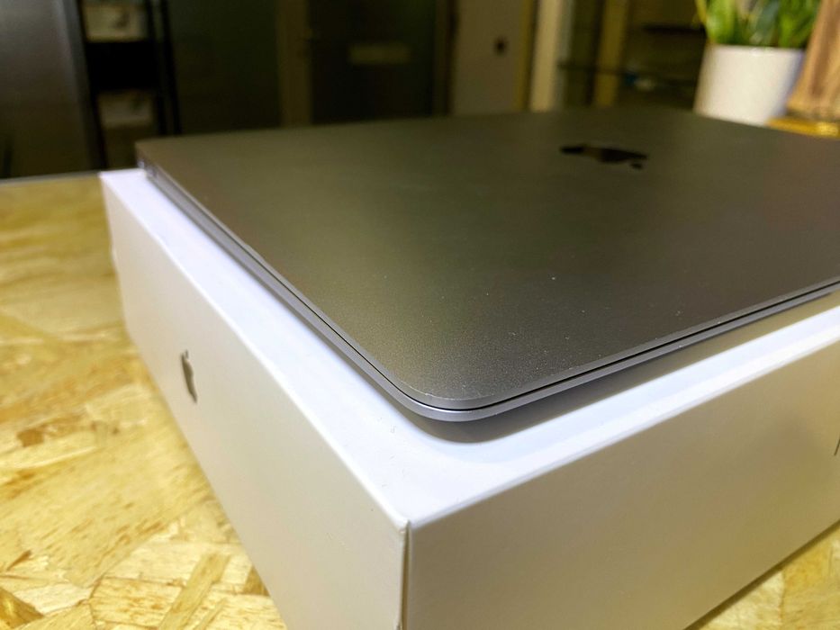 MacBook Air 13, Chip M1, 2TB SSD, 16GB RAM, GARANTIA