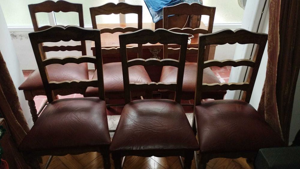 Úteis Cadeiras antigas (6), com assento em napa