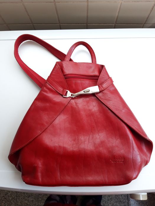 Carteira/Mochila italiana de cor vermelha