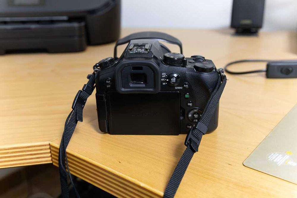 Panasonic Lumix DMC FZ2200