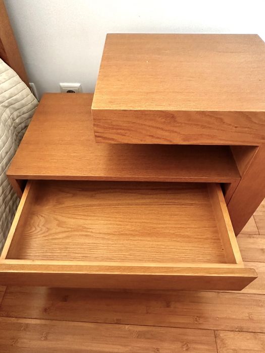 Mobilia de quarto de casal em Carvalho