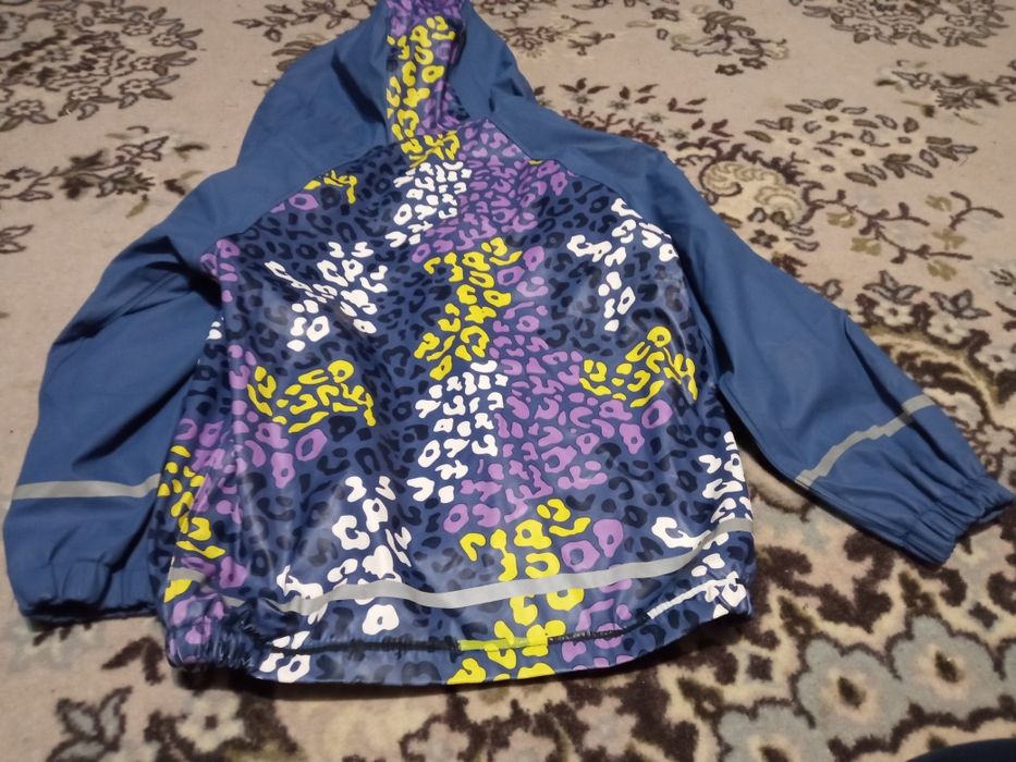 Продам дитячий костюм від дощу