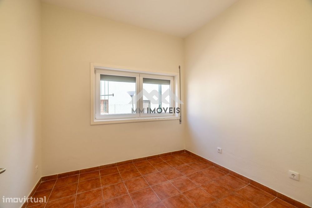 Andar de Moradia |  Rio Tinto | Garagem | Logradouro