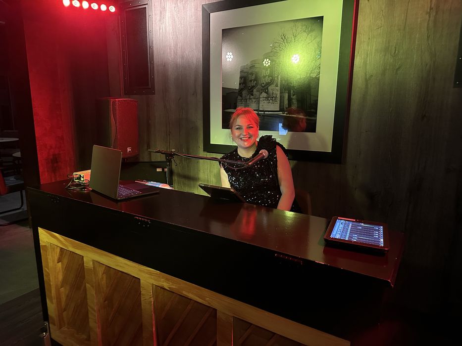 Музикант , Піаніст , Джаз , Вокаліст