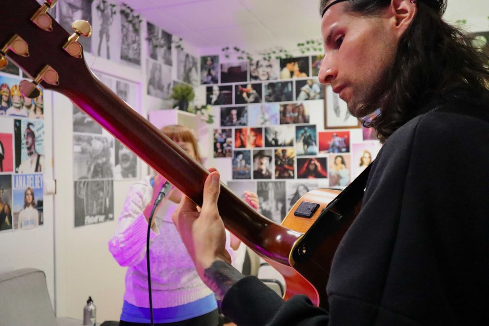 Aulas Guitarra, Ukulele, Teoria Musical, Harmonia e Treino Auditivo