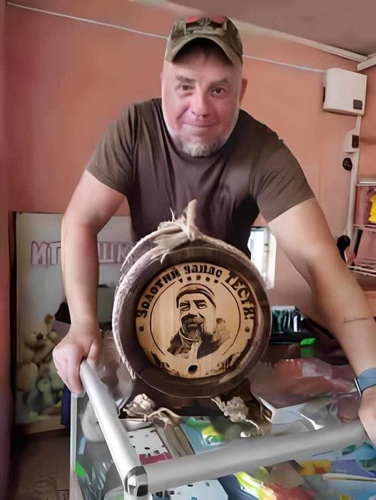 Дубова бочка для вина, горілки, самогону, коньяку, віскі.