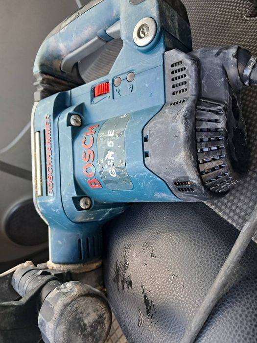 Бетонолом Отбойный молоток Bosch  большой в комплекте с пиками. отбойник  Бош