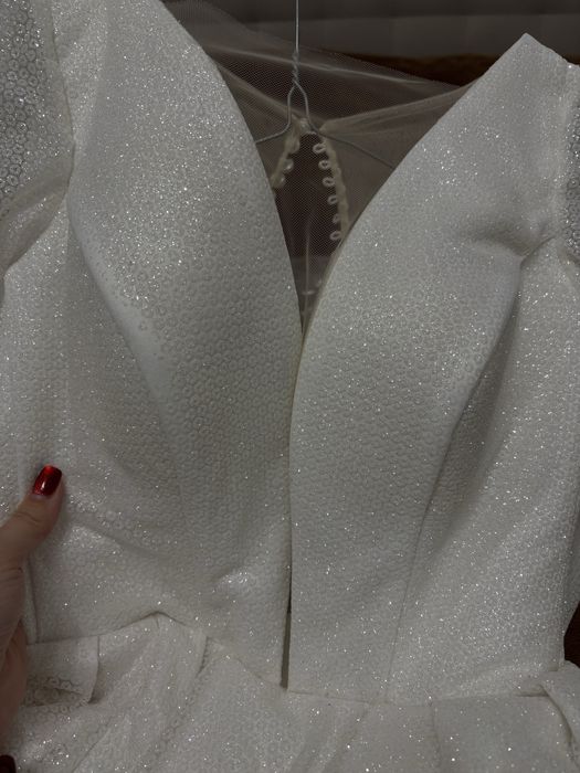 Весільна сукня біла