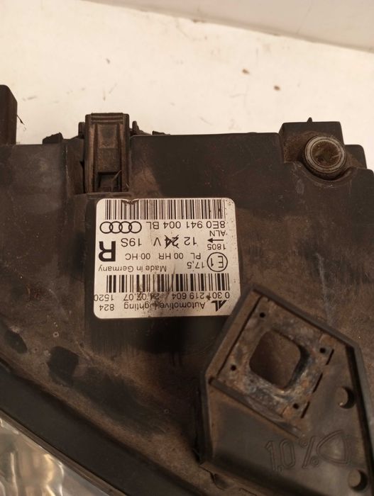 Par Faróis Óticas Audi A4 B7 — Compatível S-Line (8E0941004BL)
