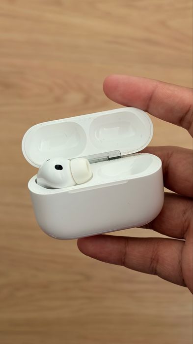 Caixa Airpods pro 3 + fone esquerdo