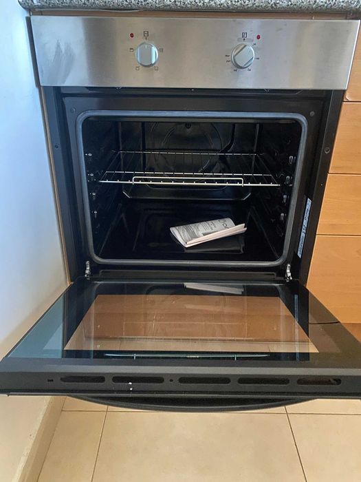 Cozinha completa usada com eletrodomésticos