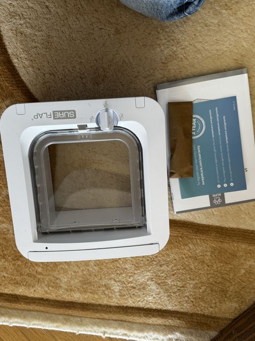 Автоматичні дверцята для тварин SureFlap Microchip Pet Door SUR101