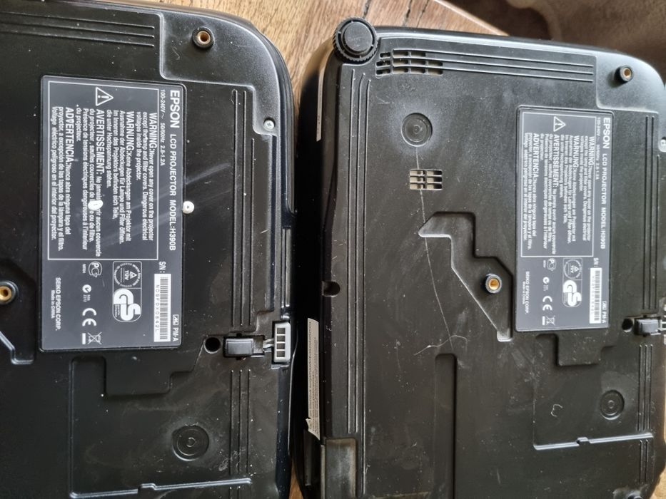 Projektor, epson H390B, hitachi ED-X24 . Cena za 3 sztuki.